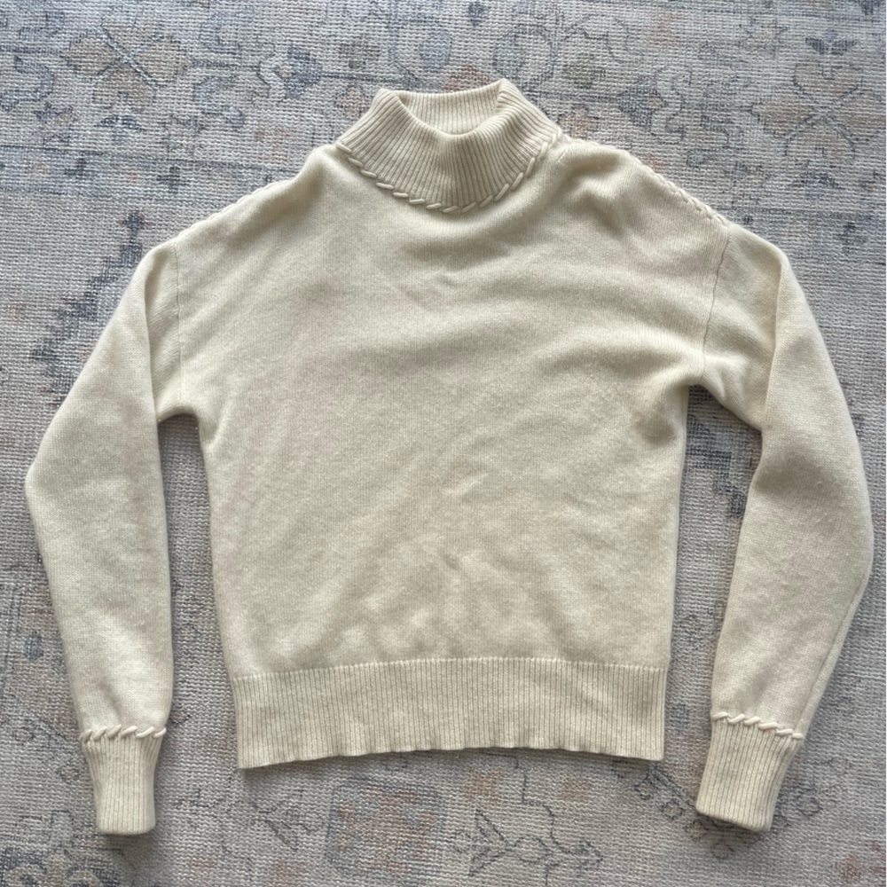 Theory 100% Cashmere Turtleneck Sweater Cream Ivory size Small